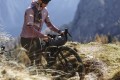 apidura-expedition-handlebar-pack-lifestyle-2.jpg