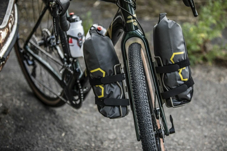 apidura-expedition-fork-pack-3l-lifestyle-3.jpg
