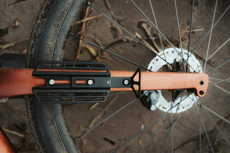 apidura-cargo-case-lifestyle.jpg