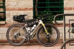apidura-racing-long-tube-pack-lifestyle.jpg