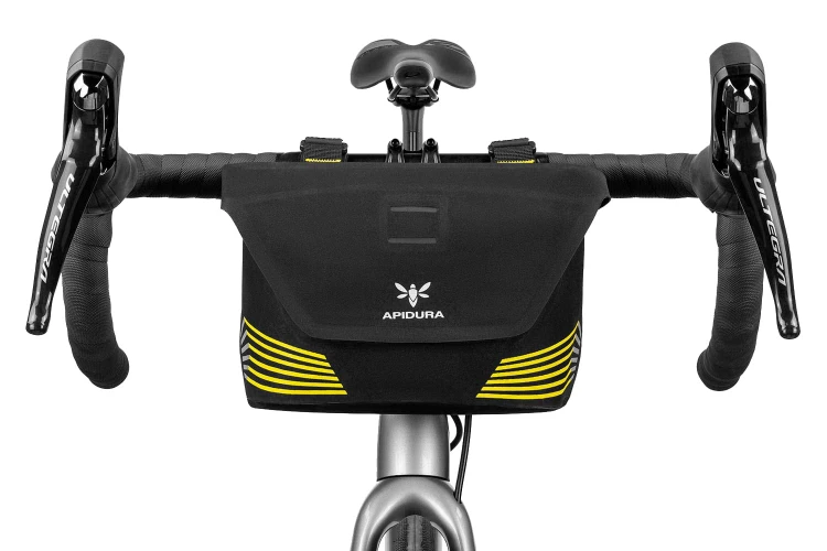 apidura-racing-handlebar-pack-2l-on-bike-1.jpg