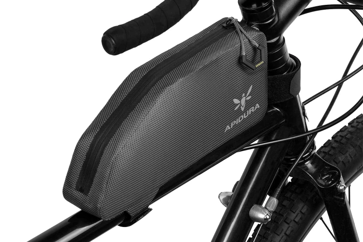 apidura-expedition-top-tube-pack-1l-on-bike-2.jpg
