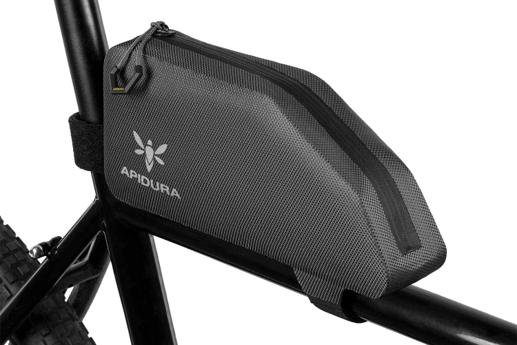 apidura-expedition-top-tube-pack-1l-on-bike-3.jpg