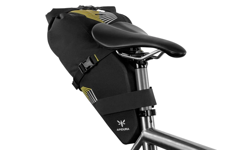 apidura-racing-saddle-pack-7l-on-bike-2.jpg