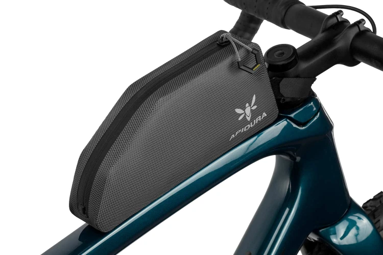 apidura-expedition-bolt-on-top-tube-pack-1l-on-bike-2.jpg