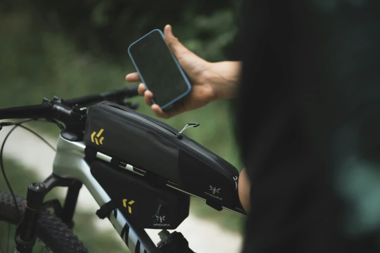 apidura-backcountry-long-top-tube-pack-lifestyle.jpg