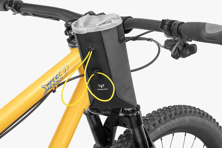 apidura-backcountry-food-pouch-1.2l-on-bike-1-2.jpg