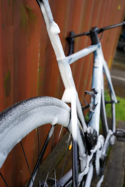 03098_Weldtite_Snow_Foam_Bike_Cleaner_In-use_02_550x.jpg