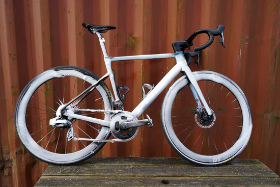 03098_Weldtite_Snow_Foam_Bike_Cleaner_In-use_01_550x.jpg