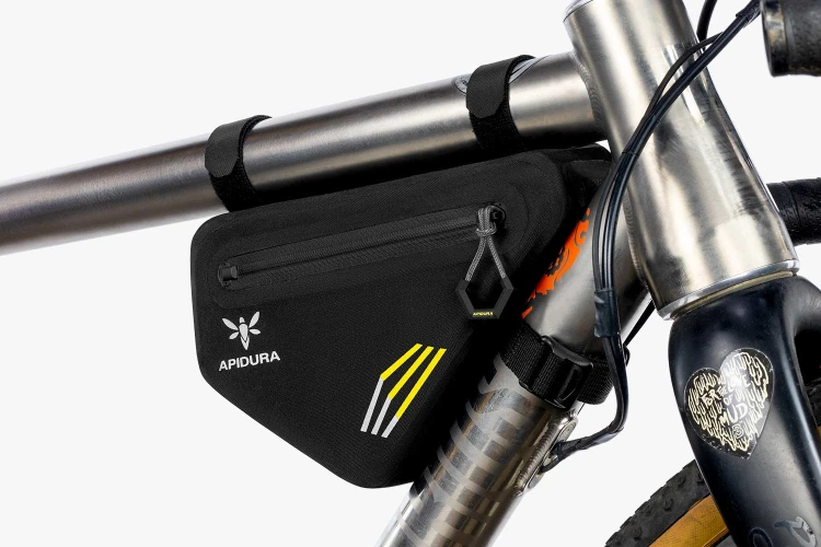 apidura-racing-frame-pack-1l-on-bike-2-1.jpg