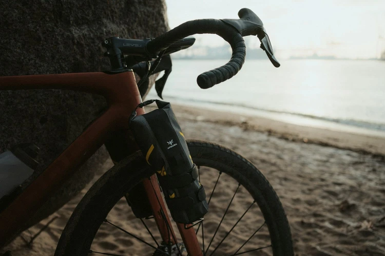 apidura-expedition-cargo-cage-lifestyle-2.jpg