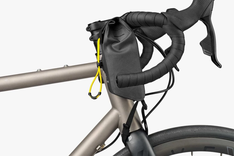 apidura-expedition-stem-pack-on-bike-2.jpg