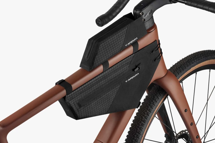 apidura-aero-system-s-m-on-bike-2.jpg