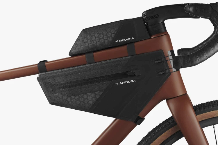 apidura-aero-system-s-m-on-bike-1.jpg