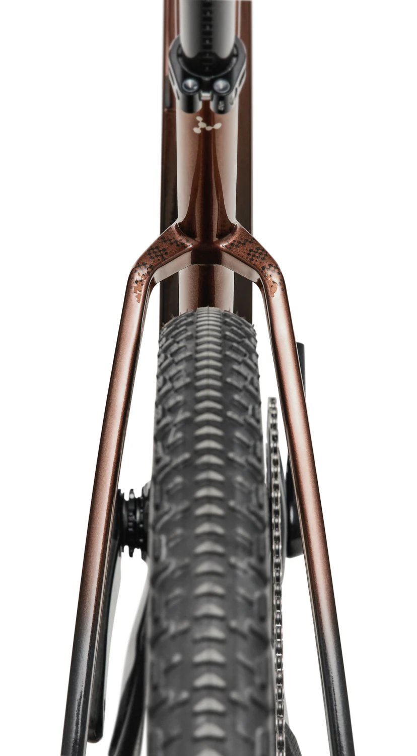 Dark-Matter-DM.M.373B.2E.1-Closeup-Tire-Clearance.jpg