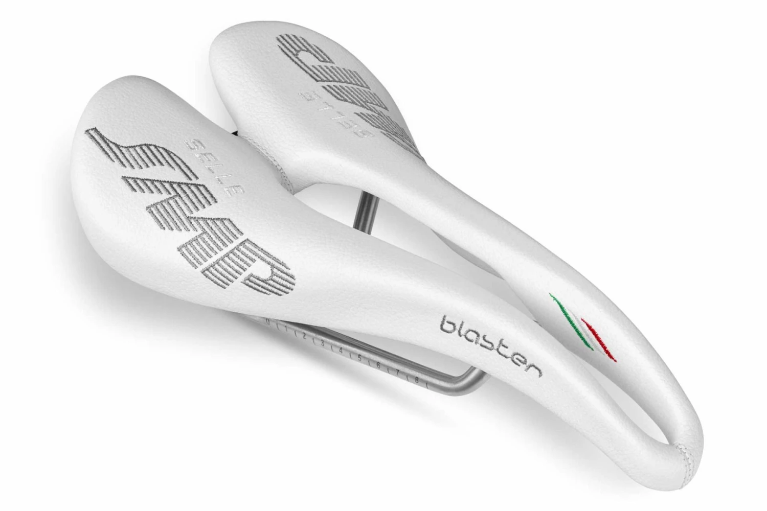 blaster-white-aisi-34bis.jpg