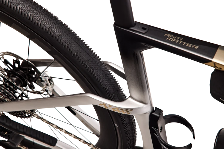 ANT.386 Feature Tire Clearance web op.png