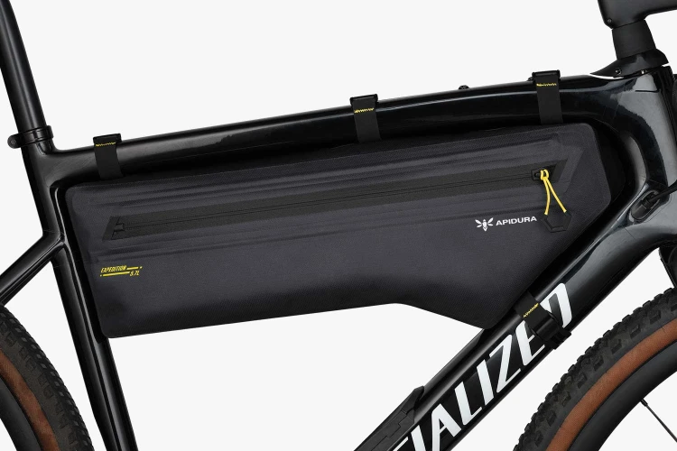 apidura-expedition-frame-pack-5.7l-on-bike-1.jpg