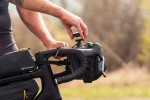 apidura-expedition-handlebar-pack-lifestyle-5.jpg