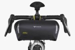 apidura-expedition-handlebar-pack-9l-on-bike-4.jpg
