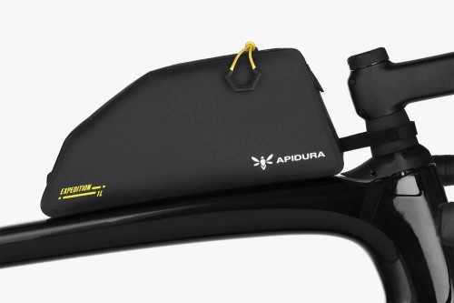 apidura-expedition-bolt-on-top-tube-pack-1l-on-bike-1-1.jpg