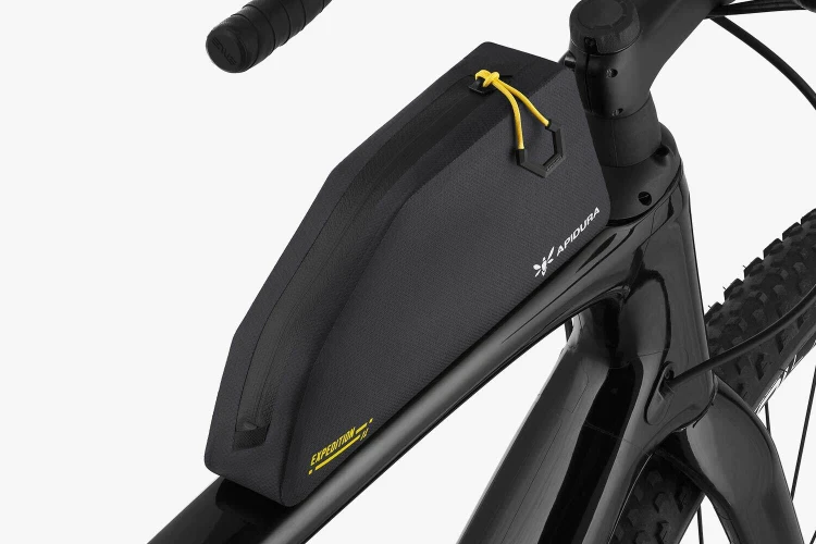 apidura-expedition-bolt-on-top-tube-pack-1l-on-bike-2-2.jpg