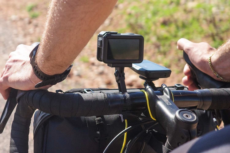 apidura-accessory-arm-lifestyle-2.jpg